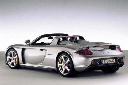 ポルシェ カレラGTはレース用の917をモチーフにし、乗り手を選ぶスーパーマシンだった【スーパーカークロニクル・完全版／055】