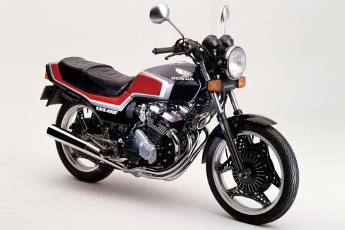 ホンダ「CBX400F」（1981年）長年のレース活動で蓄積された先進技術を結集したスーパースポーツ【空冷4発ヨンヒャク回顧録】