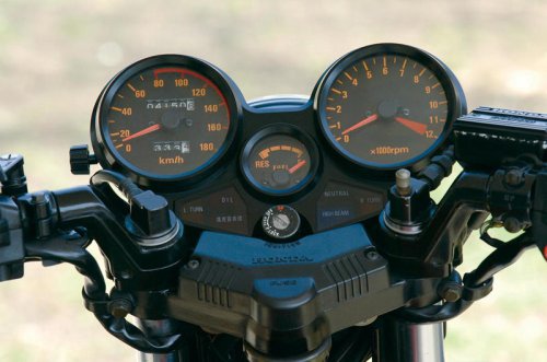 ホンダ「CBX400F」（1981年）長年のレース活動で蓄積された先進技術を結集したスーパースポーツ【空冷4発ヨンヒャク回顧録】