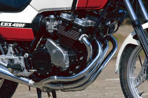 ホンダ「CBX400F」（1981年）長年のレース活動で蓄積された先進技術を結集したスーパースポーツ【空冷4発ヨンヒャク回顧録】