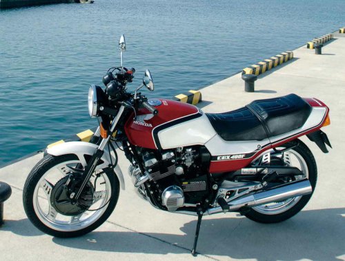 ホンダ「CBX400F」（1981年）長年のレース活動で蓄積された先進技術を結集したスーパースポーツ【空冷4発ヨンヒャク回顧録】