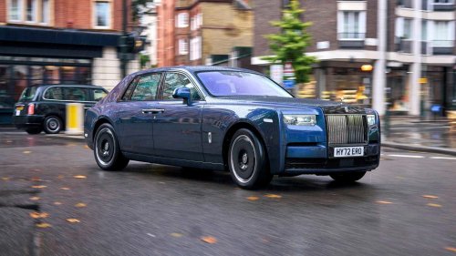 The 10 least fuel-efficient cars on sale right now