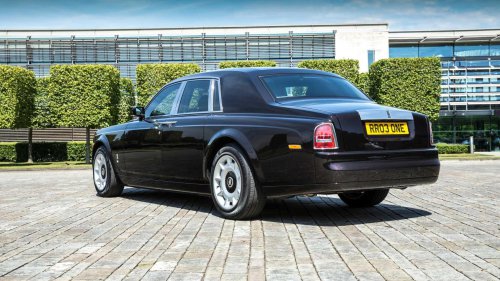 An early 2000s Rolls-Royce Phantom now costs the same as a new Genesis G90