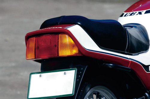 ホンダ「CBX400F」（1981年）長年のレース活動で蓄積された先進技術を結集したスーパースポーツ【空冷4発ヨンヒャク回顧録】