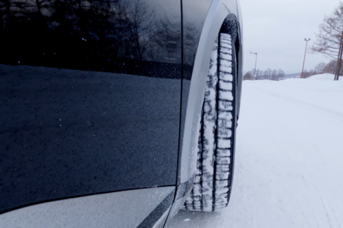 「雪道は危険」の常識が崩れた、EVに隠されていた切り札