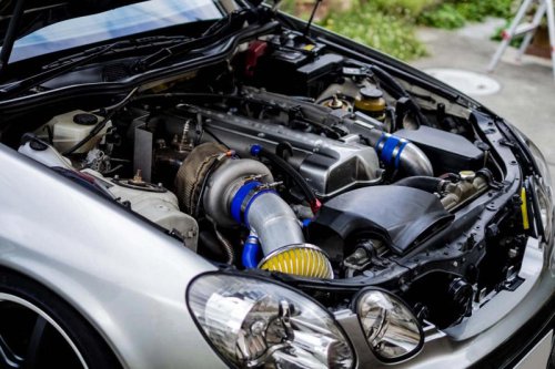 下り坂で「ニュートラル」に入れるべきでない理由──低回転でも燃料消費する「アイドリング維持の罠」とは