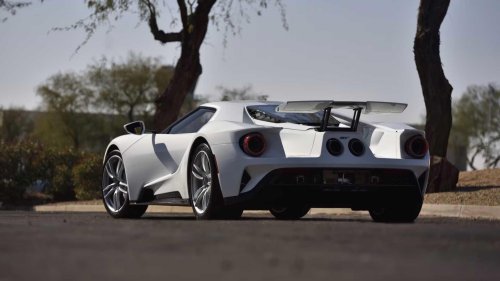 Two V6-powered cars that lay waste to V8s with ease