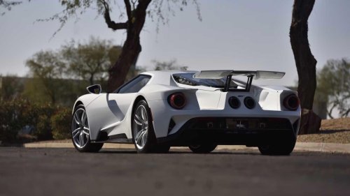 Two V6-powered cars that lay waste to V8s with ease