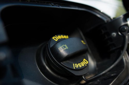 「冬の朝に差が出る」ガソリンとディーゼル、暖房はどちらが有利か