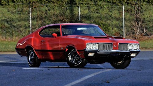9 muscle cars that still feel fast today
