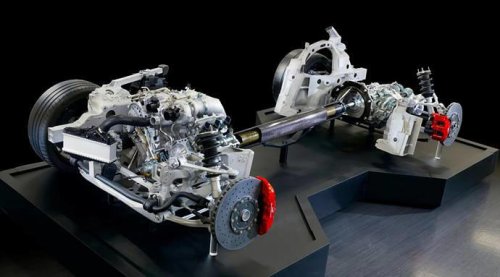 「まだ終わらせない」トヨタの切り札GR GT、V8ハイブリッドが選ばれた理由