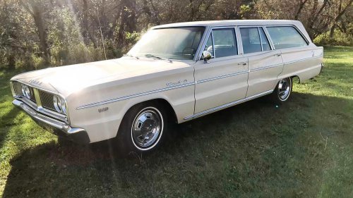 Dodge built a muscle car wagon with 325 HP in the '60s!