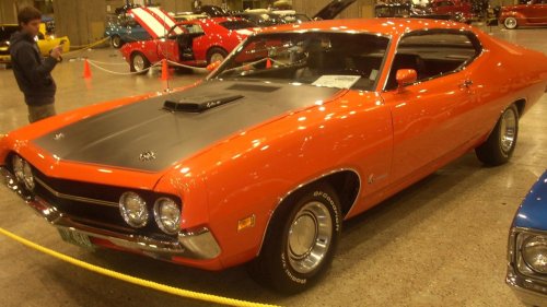 10 cars from the 1964–1971 horsepower wars that still feel larger than life