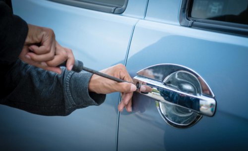 Casi 25.000 robos de coches en España en 2025: ¿cuáles son los métodos más utilizados?