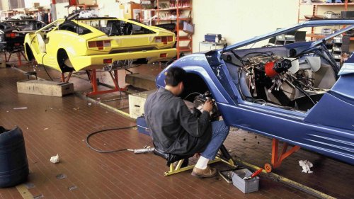 The most useless rear wing of all time was pure 80s insanity