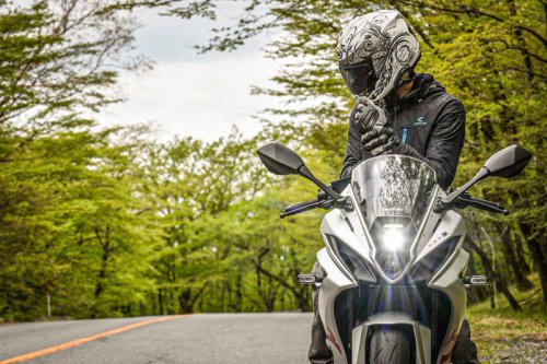 【失敗】フルカウル「GSX-8R」に「ネイキッドの軽快さ」を上乗せする実験は予想外の結果に…だけど思わぬ拾い物が?【SUZUKI GSX-8R ／ 試乗インプレ・レビュー 中編】