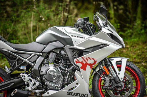 【失敗】フルカウル「GSX-8R」に「ネイキッドの軽快さ」を上乗せする実験は予想外の結果に…だけど思わぬ拾い物が?【SUZUKI GSX-8R ／ 試乗インプレ・レビュー 中編】