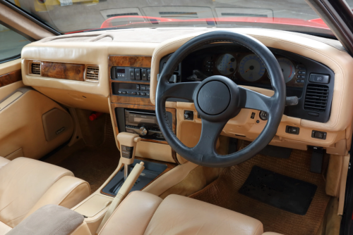 Busca los retrovisores en este raro Autech Zagato Stelvio de1989: innovar no siempre es buena idea