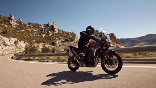 Triumph Tiger 900 GT: The balanced midweight adventure bike