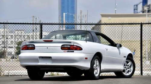 Chevy sports cars: performance, pricing, &amp; fuel economy