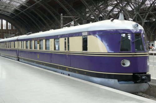 Top 10: The fastest diesel locomotives
