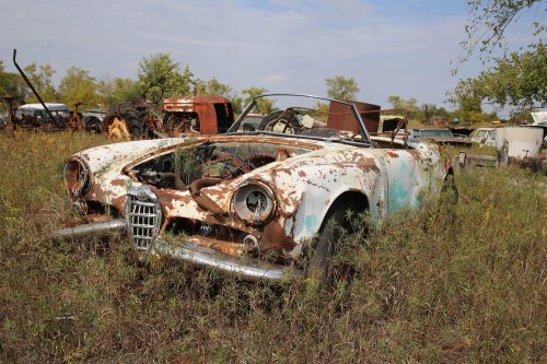 More junkyard discoveries of Windy Hill Auto Parts, New London, Minnesota