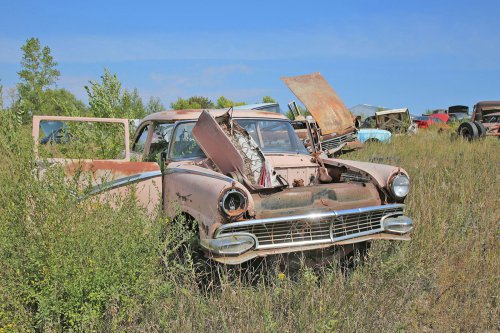 More junkyard discoveries of Windy Hill Auto Parts, New London, Minnesota