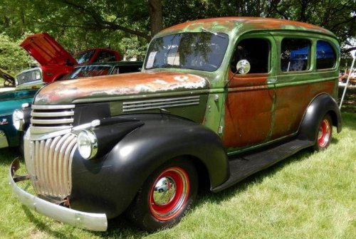 The most iconic cars from 1945 to 1995