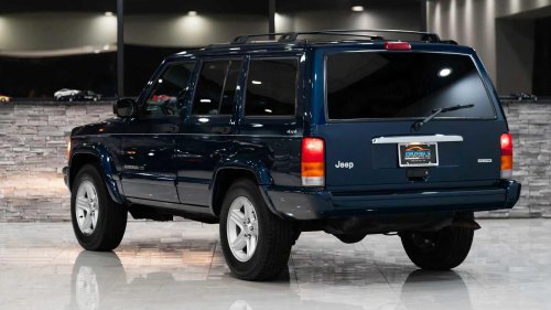 This unassuming, AWD six-cylinder SUV from America could outrun a Golf GTI in the '80s