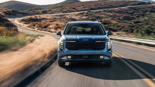 2026 minivan hybrid fuel savings: Kia Carnival and Toyota Sienna