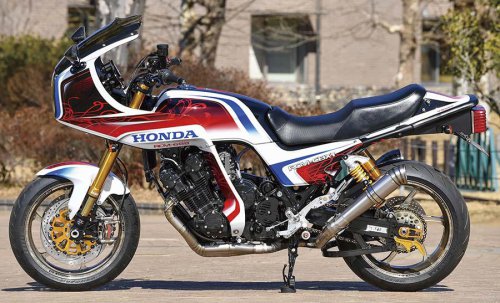 ACサンクチュアリー CBX（ホンダ CBX）RCM初の6気筒車にワンオフを駆使してコンプリート化【Heritage&amp;Legends】