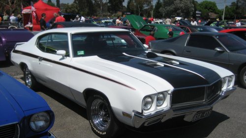 10 classic V8s that still sound better than modern exhaust systems