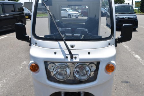 雨も日差しもへっちゃら! 屋根付き三輪バイク「AP TRIKES125」の魅力