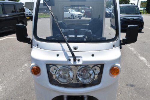 雨も日差しもへっちゃら! 屋根付き三輪バイク「AP TRIKES125」の魅力