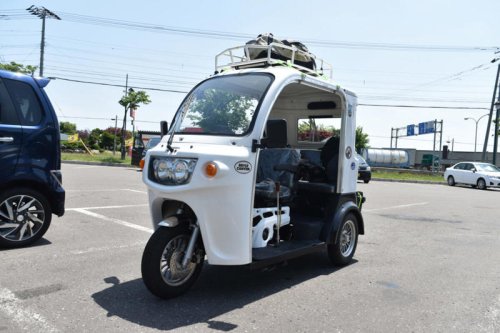 雨も日差しもへっちゃら! 屋根付き三輪バイク「AP TRIKES125」の魅力