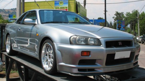 12 classic cars that defined performance in their era