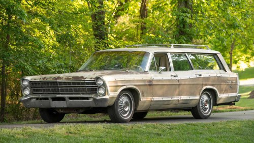 This 1960s big block muscle car wagon packed over 400 HP