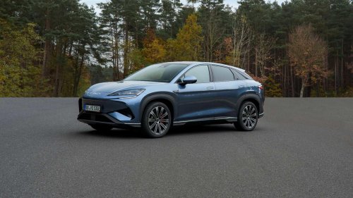 BYD, First BYD flash charge electric station makes a gas pump look slow