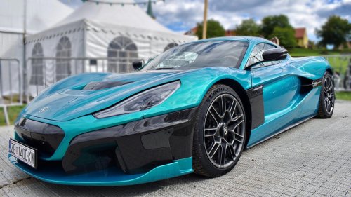 9 cars that leave everything else behind in a straight line