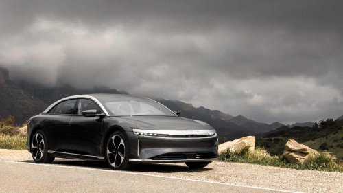 BMW i7: The luxury EV sedan that understands the assignment