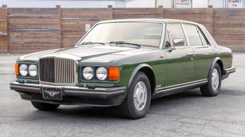 The Mercedes 6.3 V8 sedan that beat Italian supercars in 1968