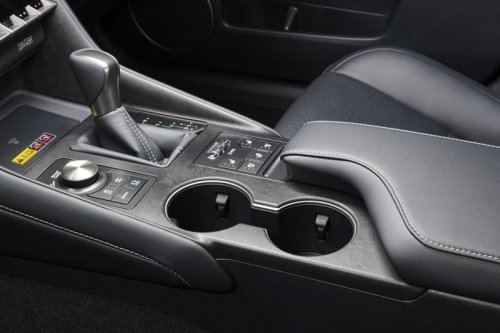 「レクサスIS」の大幅改良モデル発売 さらに気持ちよくスポーティーに