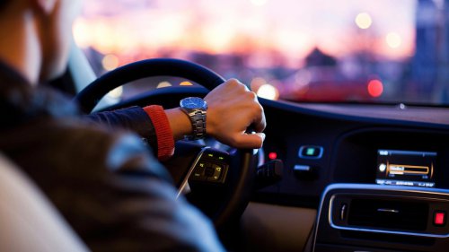 10 things people hate about driving &amp; 10 they love