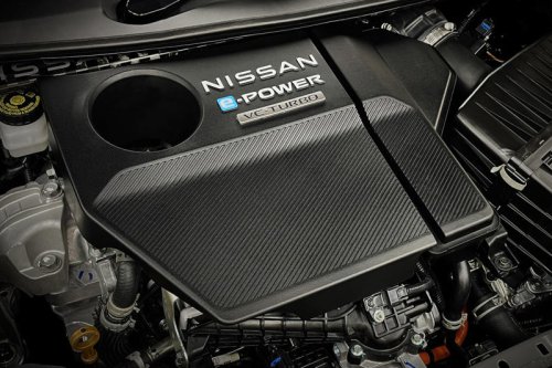 日産が「オーラNISMO RSコンセプト」と「フェアレディZ」の2027年モデルを初披露【東京オートサロン2026】