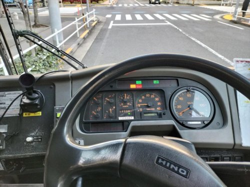 バスのトランスミッションには様々な種類がある!古いタイプのATもいまだに人気が高いってマジ?