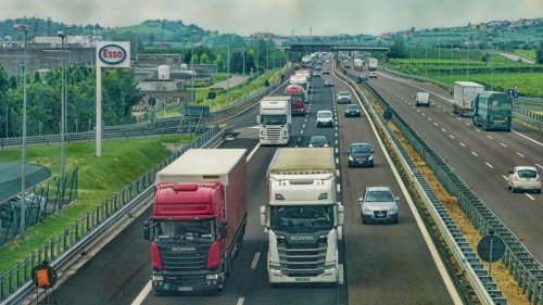 10 things people hate about driving &amp; 10 they love
