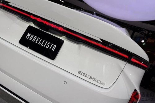 トヨタ「斬新顔アルファード」世界初公開! “ドレス”纏うデザインとは… レクサス新型「ESカスタム」も同時公開へ モデリスタに刮目せよ
