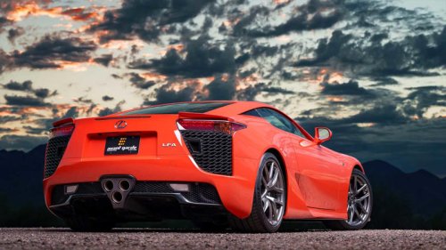 6 naturally aspirated V10 cars collectors are quietly snatching up