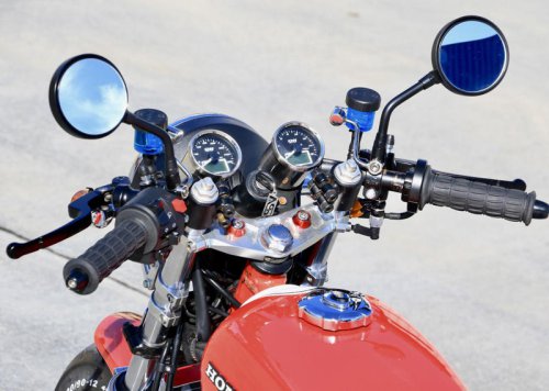 Z2スタイルのカスタム・APEは、懐かしの「あいつとララバイ」レプリカ!