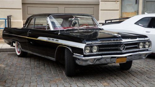 Early muscle roots showed in the 1963 Buick Wildcat 401